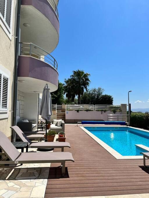 Apartman Blue With Shared Pool Split