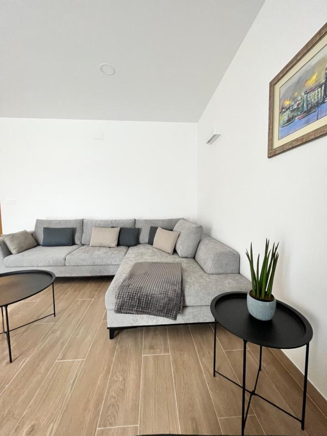Blue With Shared Pool Apartman *